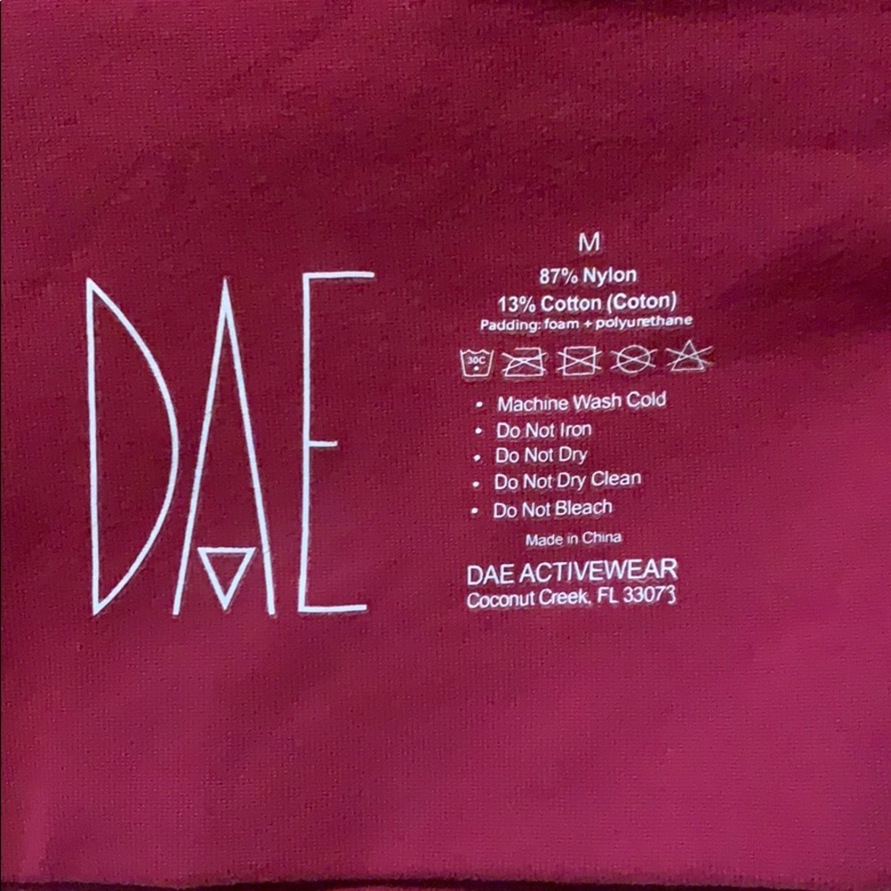 DAE Crossover Sports Bra - Wine